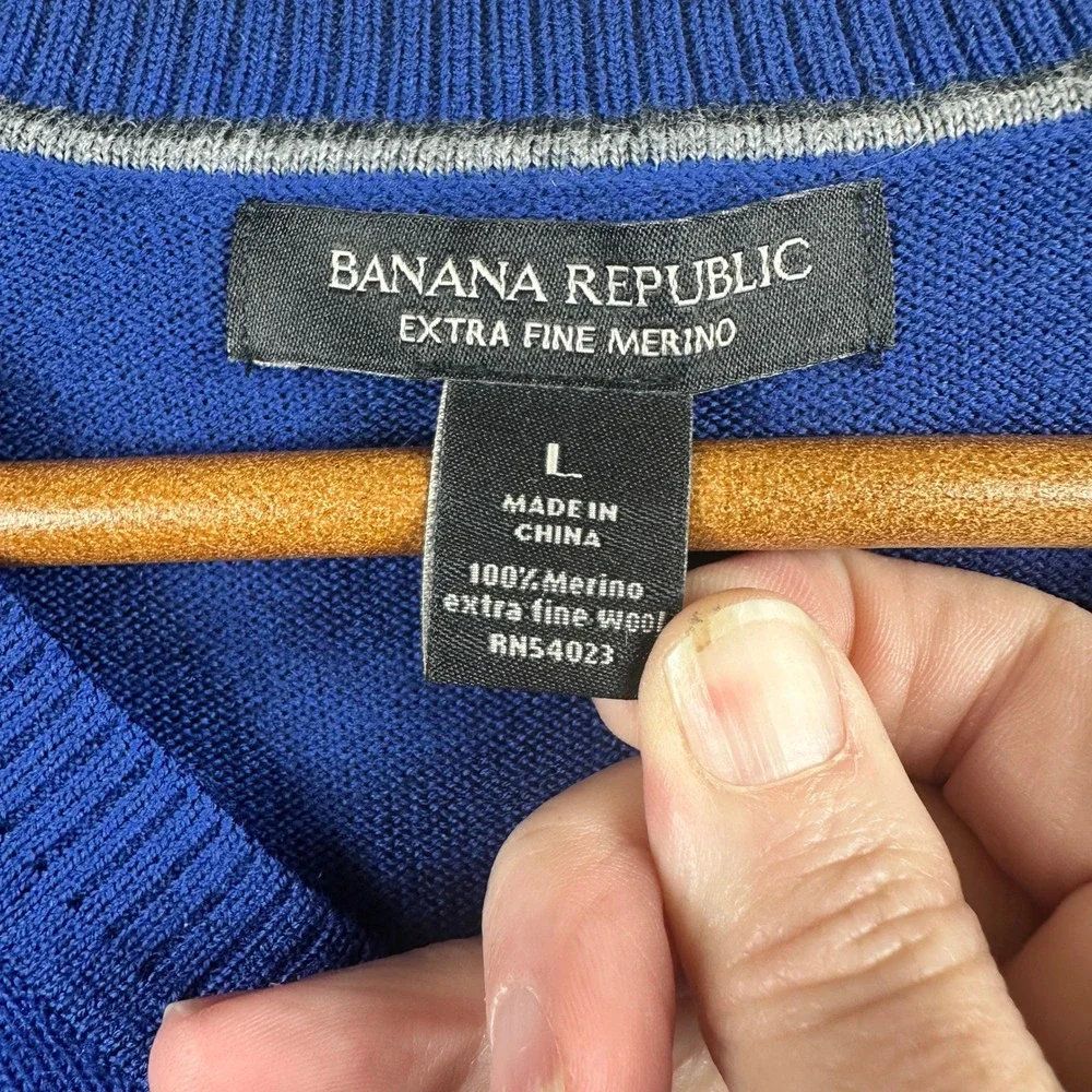 Banana Republic 100% Extra‎ Fine Merino Wool V-Neck Sweater Mens Large Blue Knit